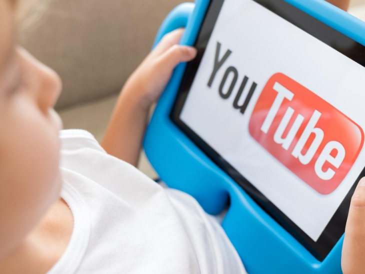 In Australia, the age requirement for a YouTube account is 16 years. , 16 years of age required for YouTube account in Australia: Rules will be applicable from December 10; Last year, a law was made on social media use