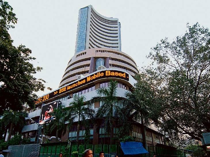 Stock Market BSE Sensex Nse Nifty 1 August 2025 Updates | Bank realty metal media power share price | Sensex fell 300 points to trading at 80,900: Nifty drops 70 points; NSE’s pharma and healthcare index broke the most