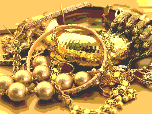 Gold Price Falls by ₹ 563 to ₹ 97,971 per 10 grams, silver become cheaper by ₹ 131 and comes down to ₹ 1.09 Lakh per kg | Gold prices decreased by ₹ 563 to ₹ 97,971 per 10 grams: Silver came to ₹ 131 to ₹ 1.09 lakh kg, see price according to carat